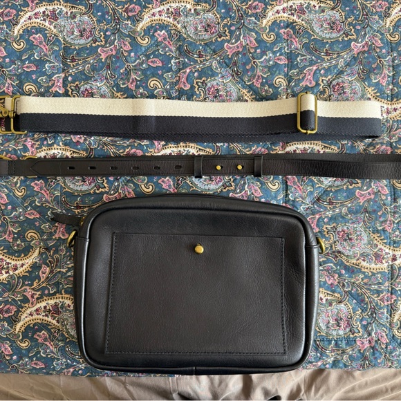 Madewell The Large Transport Camera Bag in Black Leather - Picture 2 of 8